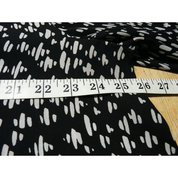 Cato Top Blouse Black White Geometric Round Neck Bell Sleeve Womens 22 24 W - Picture 6 of 8